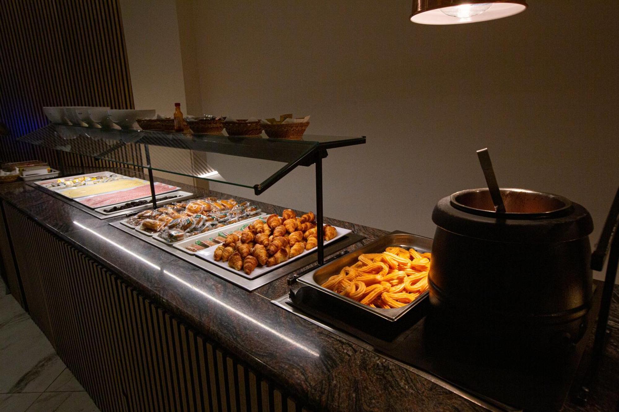 Fleming Playa Poniente Hotel เบนิดอร์ม ภายนอก รูปภาพ